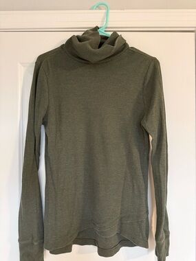 Eddie Bauer Ribbed Turtleneck Long Sleeve Top - Olive Green